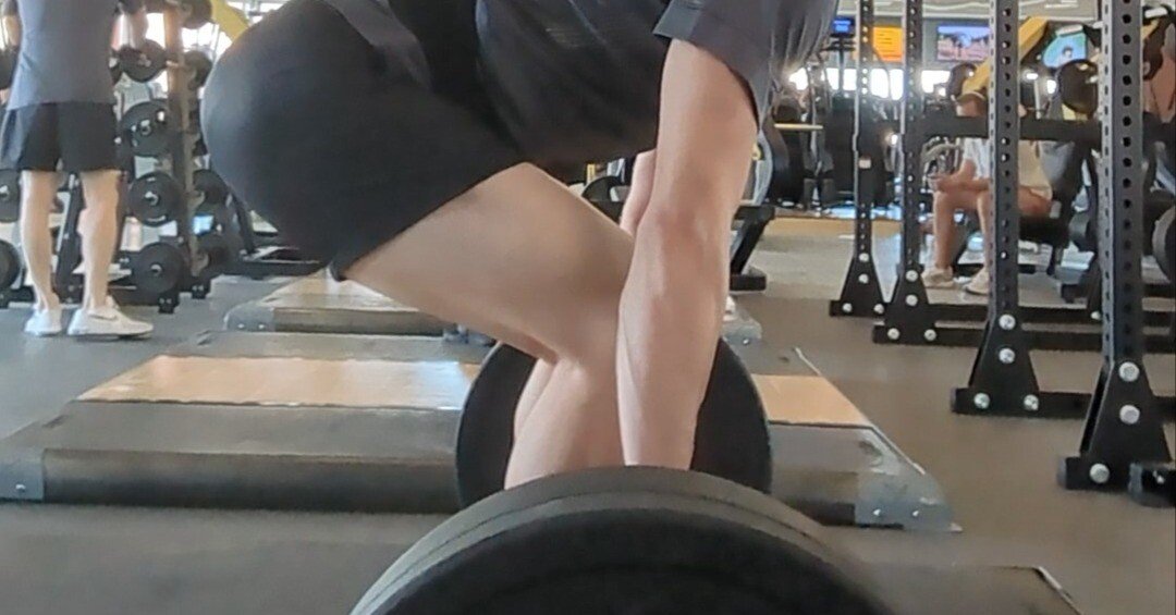 デッドリフトで腰を痛めがちな47歳のおっさん、フォームを再検討｜100