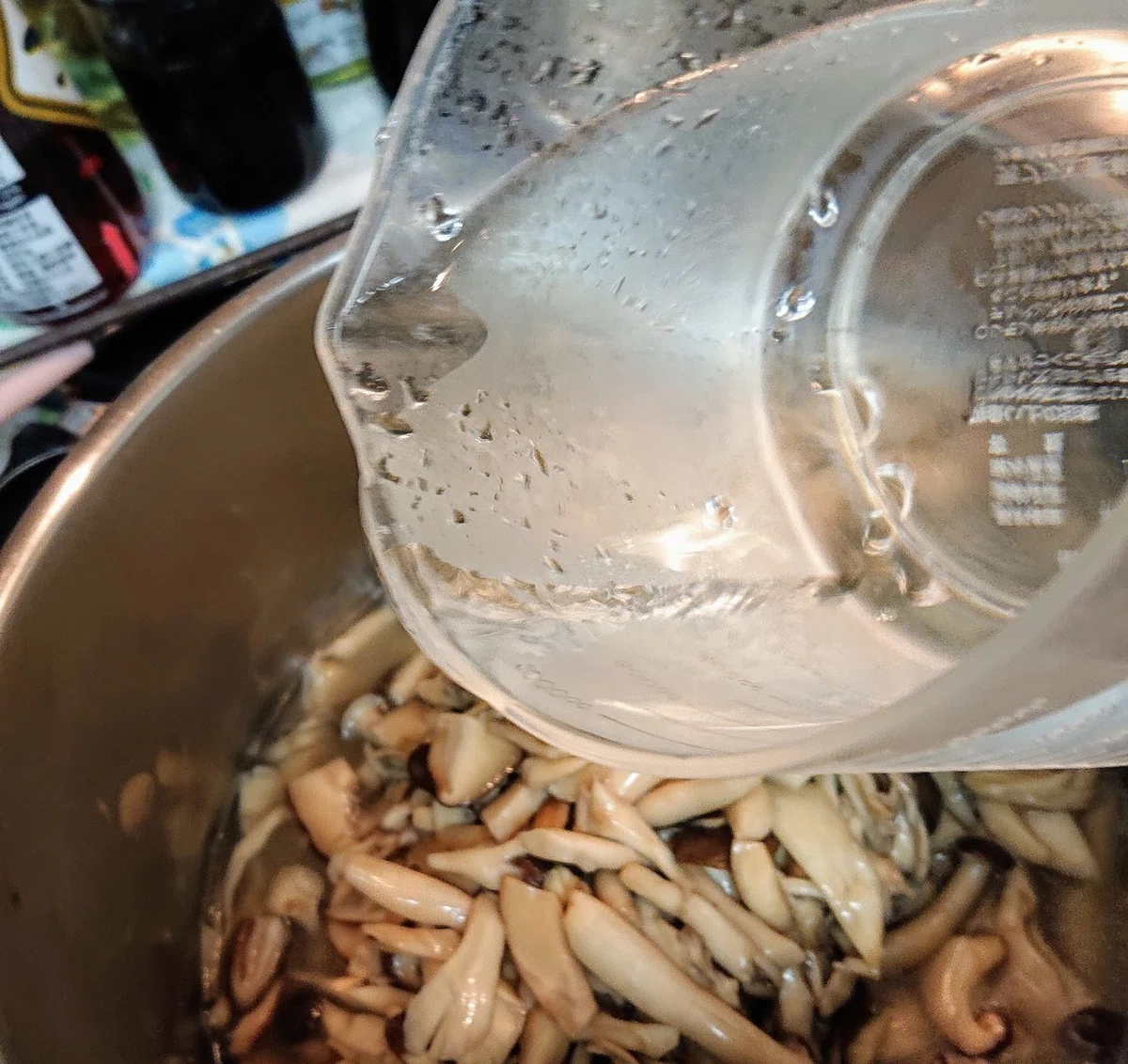 水
