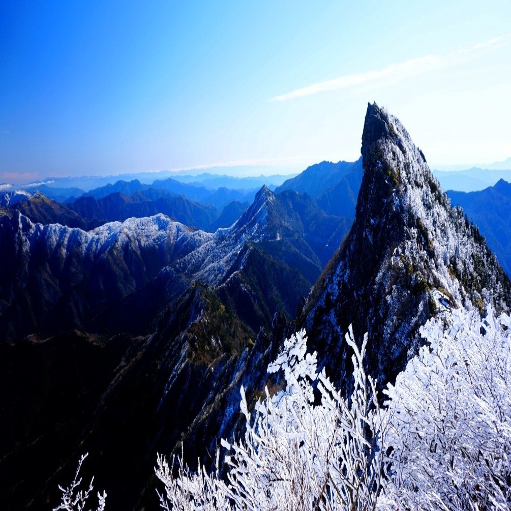 0067 西日本最高峰の霊峰、自然豊かで素晴らしい眺め「石鎚山」（愛媛