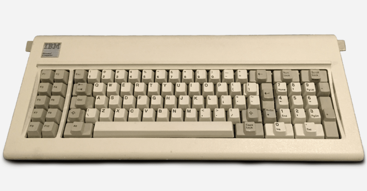 IBM/XT PC 5160-068、本体とキーボード IBM⁄XT PC 5160-068、本体と