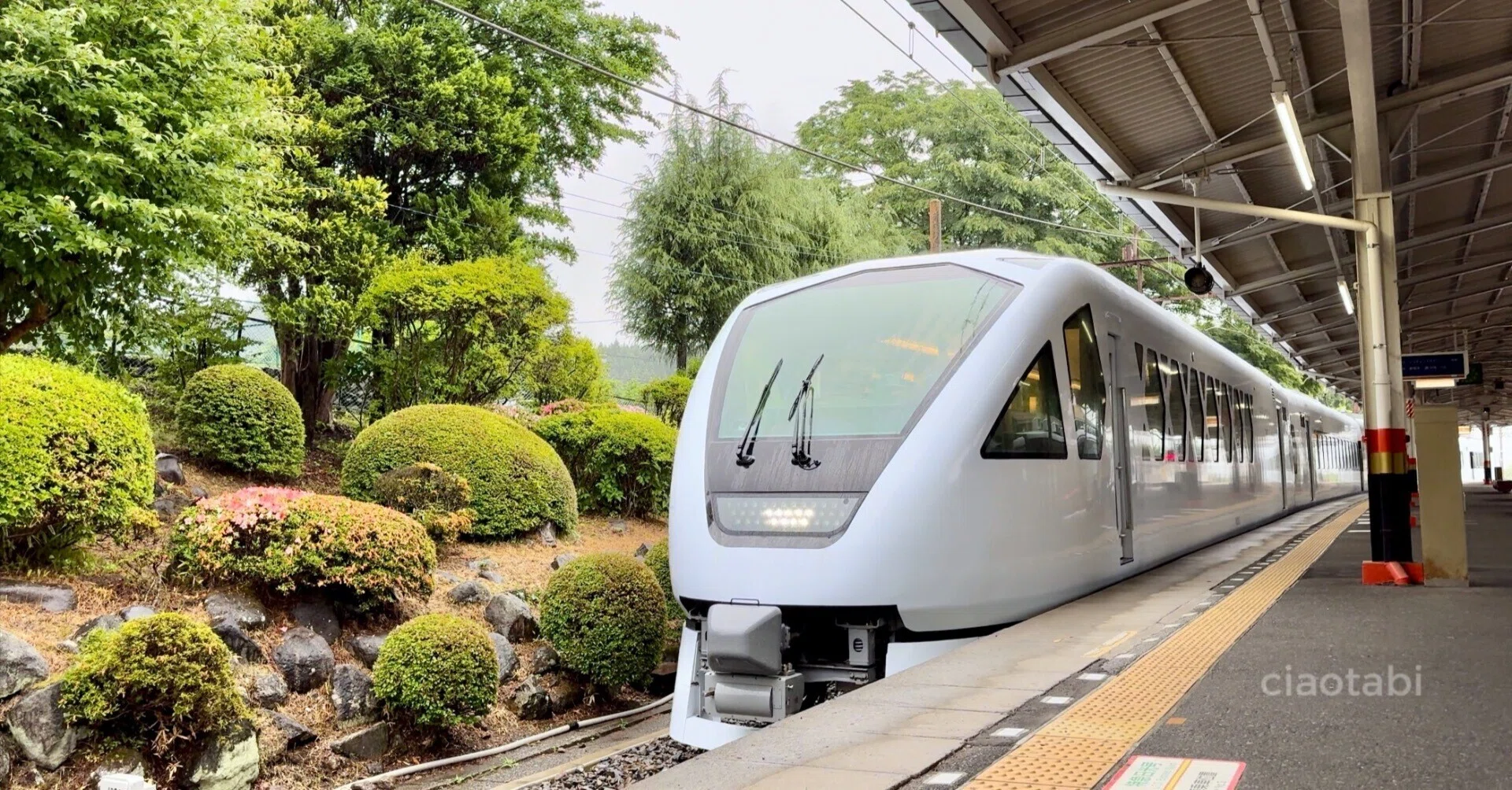 Experiencing the Most Luxurious Space on a Private Railway: A Trip