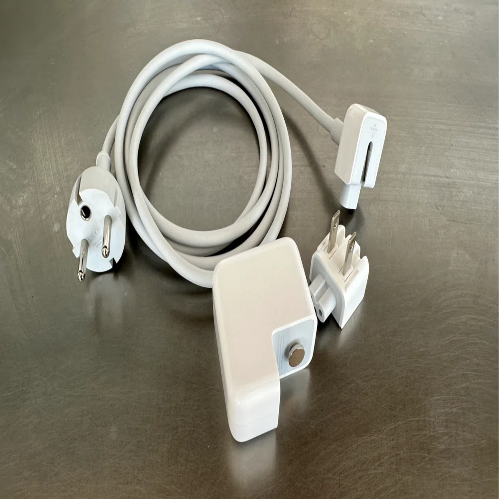 【Apple新品未使用】 充電器96W 電源アダプター&MagSafe3ケーブル Amazon.co.jp: Apple MagSafe Power Plug : Computers