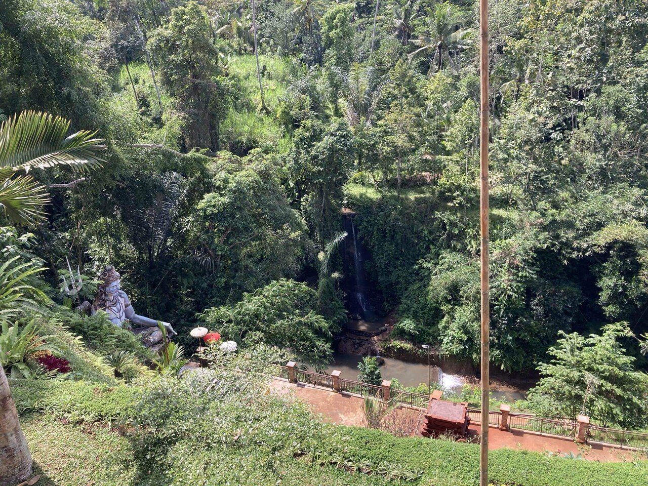 インドネシア】【バリ島】【ウブド】飛び込み天国 Suwat waterfall