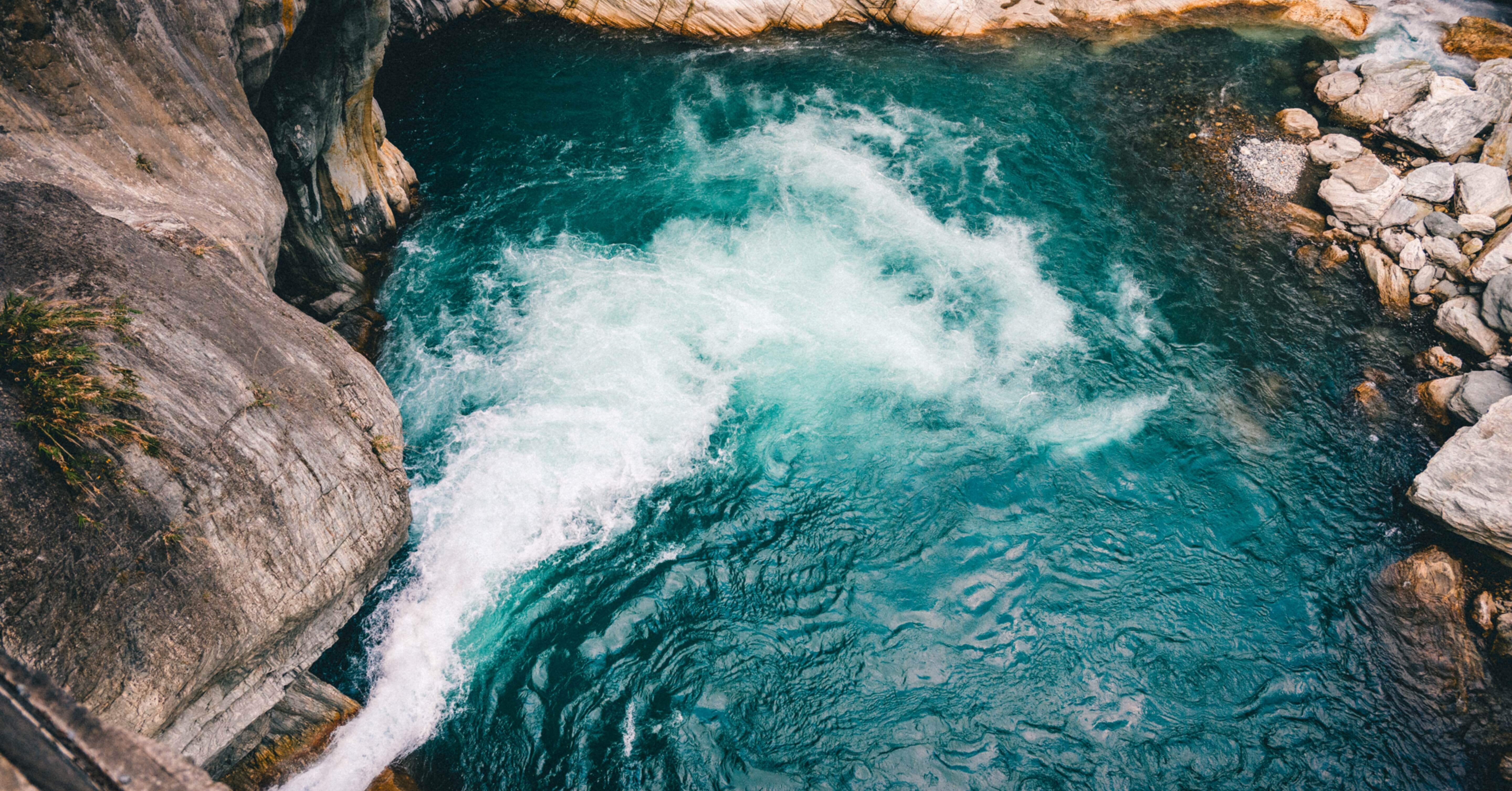 ✨旅行・風景・スナップ・マクロ✨Nikon D7000 ダブルレンズ✨本格一眼✨ Nikon Z8で捉えるタロコ峡谷の壮大な自然美」｜YUSUKE | 世界を旅する