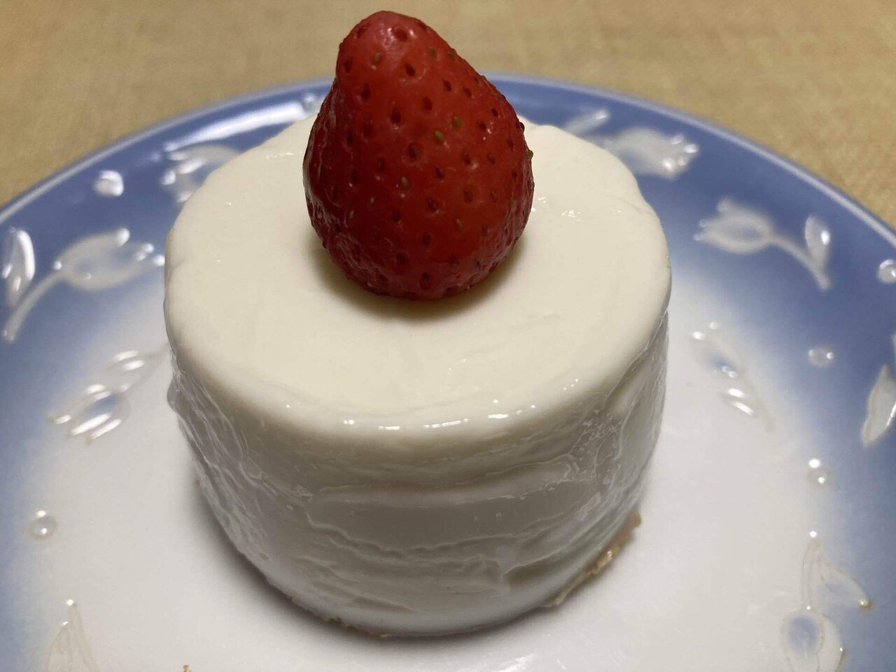 冷凍のいちごを乗せて飾ってみる。バランス… 画像9