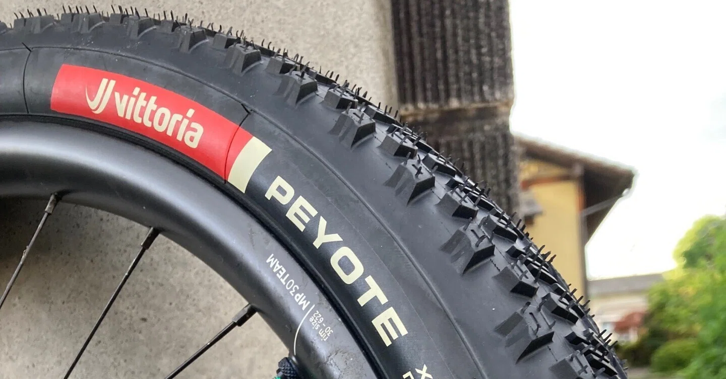 vittoria 新型PEYOTE UCIカラーMEZCAL ｜野嵜然新／Zenshin Nozaki