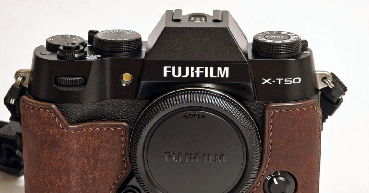 FUJIFILM X-T50【希少カラー】【付属品・レンズ有】【作例有】【美品 FUJIFILM X-T50」驚異の進化～撮って楽しいオールラウンダー