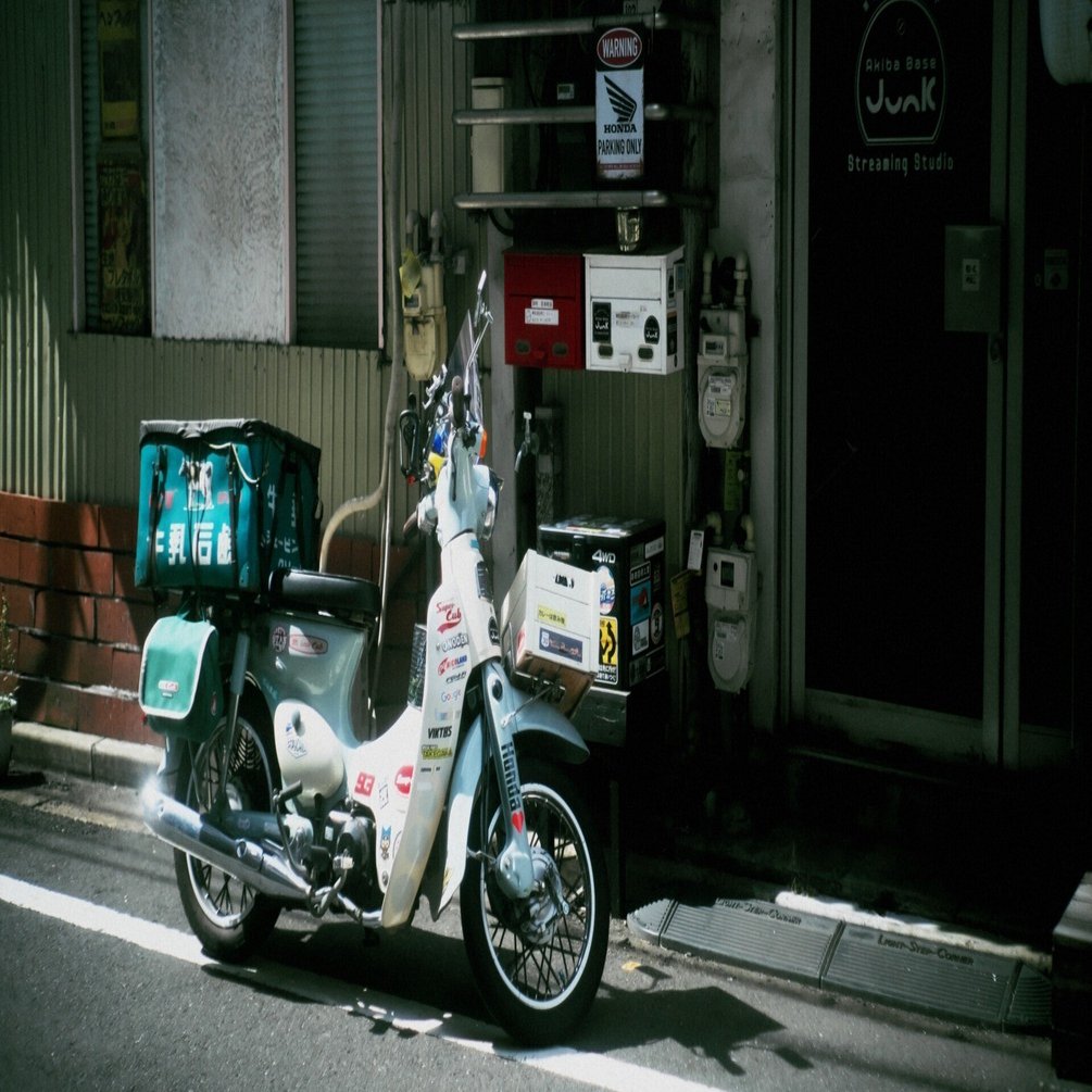 ハイライトの滲み。(NIKKOR-H.C 5cm F2 + Nikon Zf)｜篠山吉信(きっ