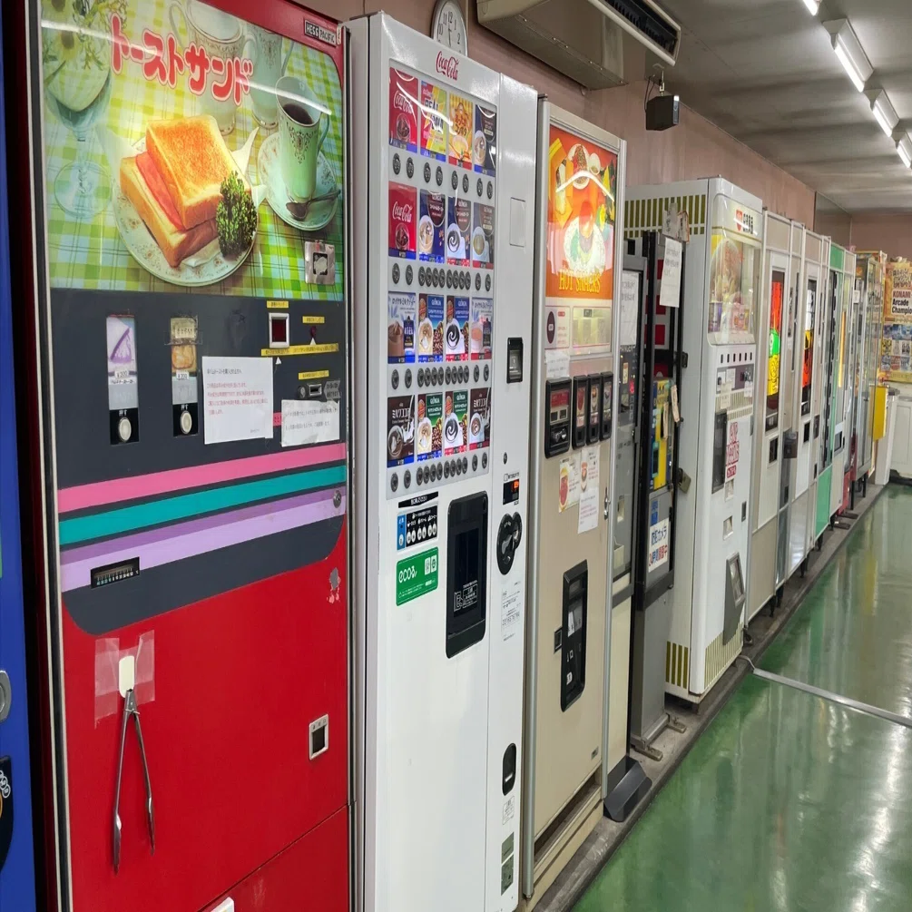 レトロ自販機をめぐる群馬の旅②：大きな青空と小さな「ピット・イン77