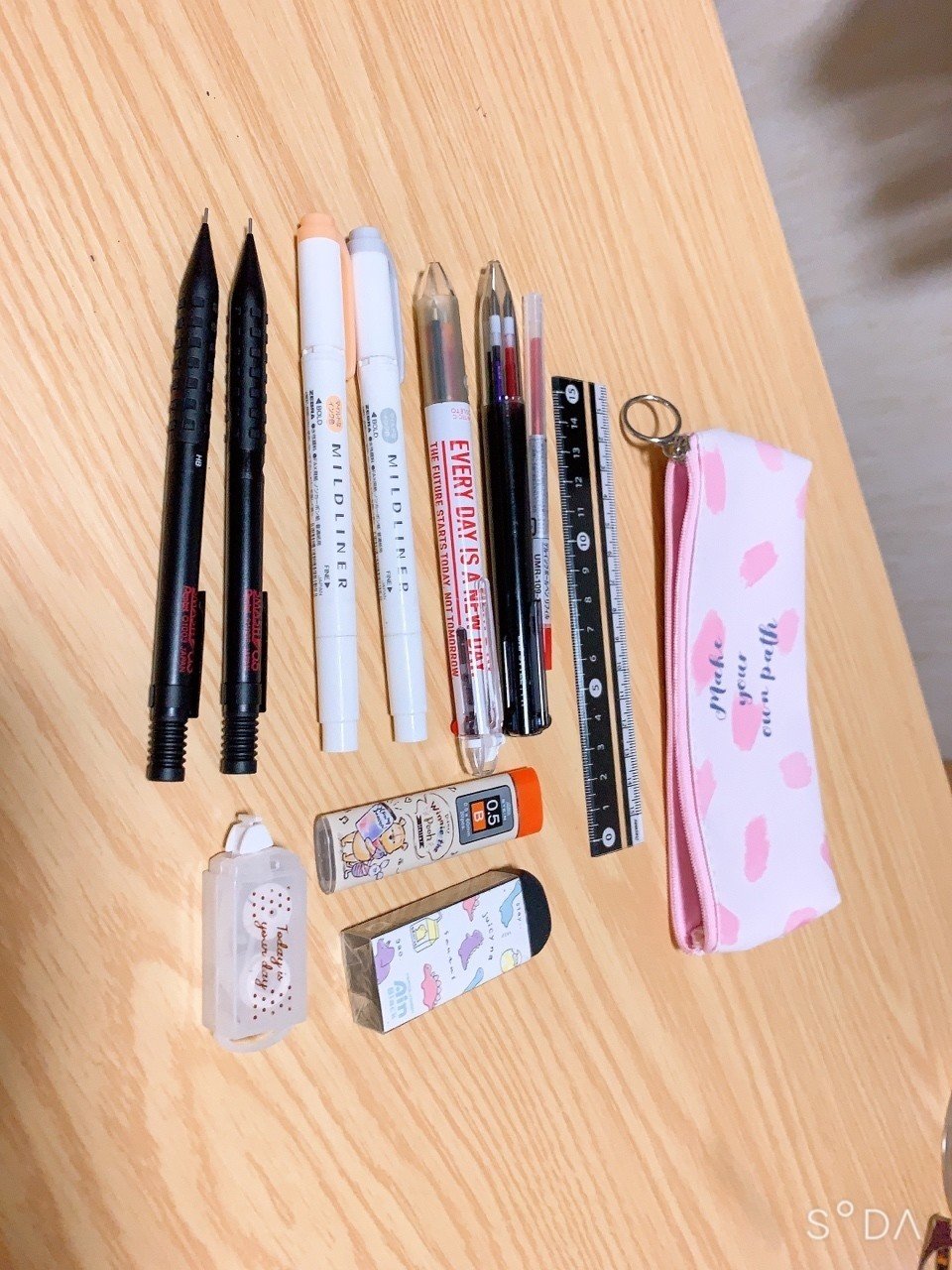 筆箱の中身紹介 涼音 Note 筆箱の中身紹介 涼音 Note