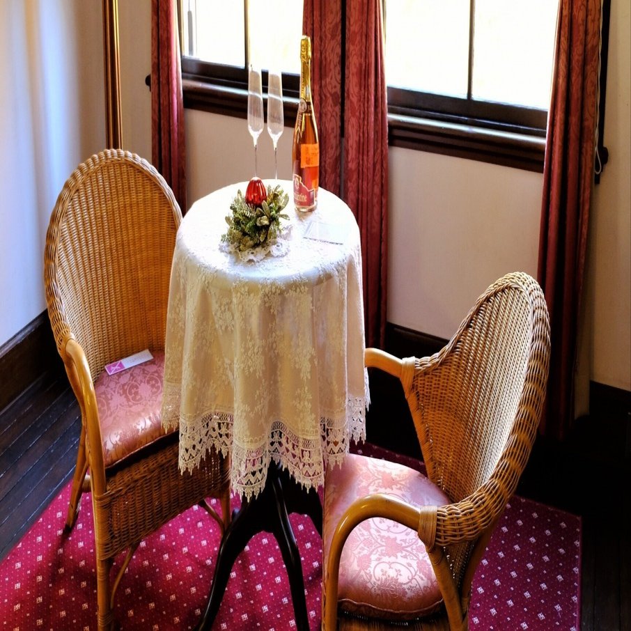 大正ロマンインテリアとは？和洋折衷の魅力を徹底解説｜よみもの