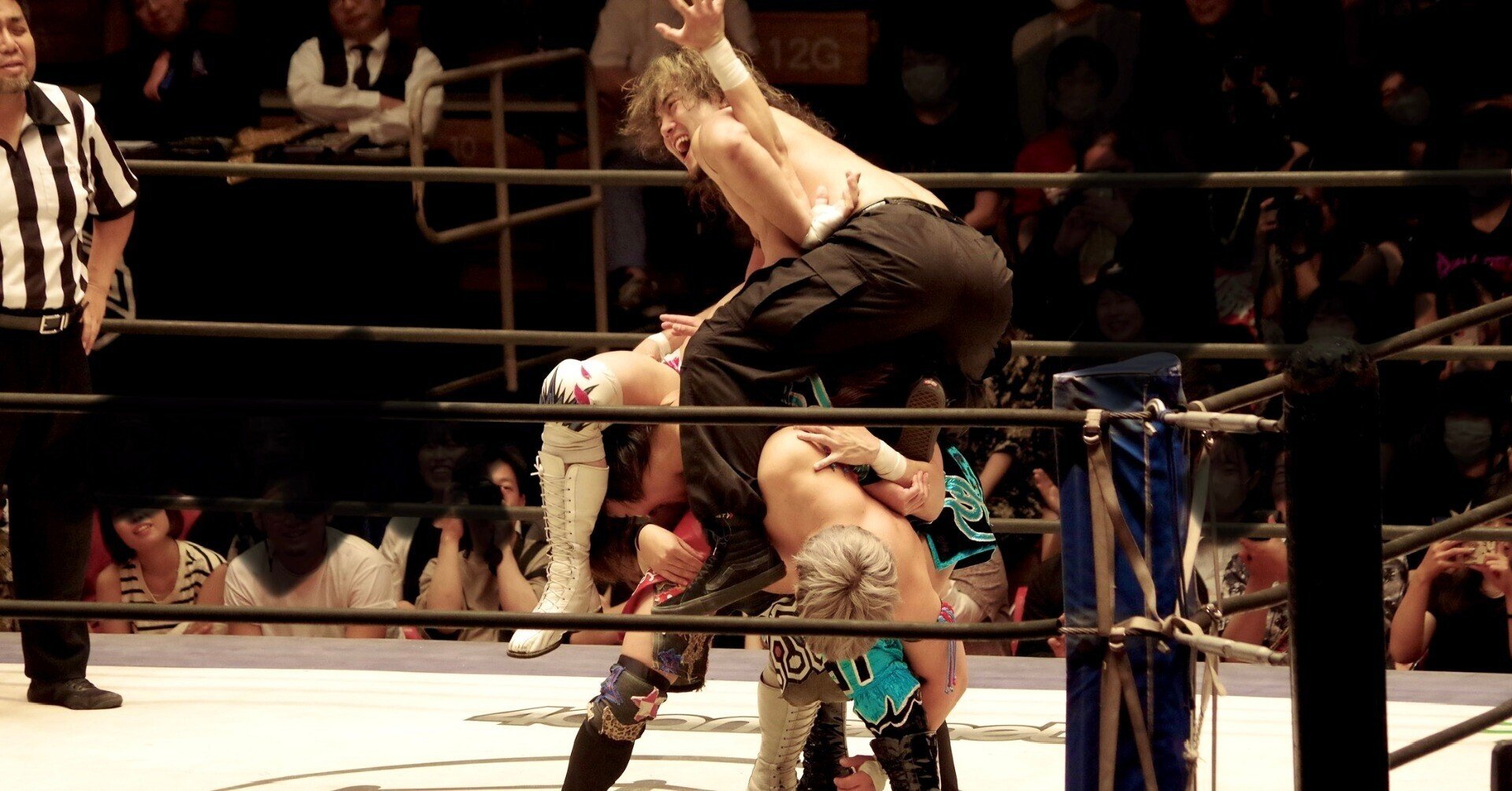 DDTプロレス　貴重　入場テーマ曲　CD 4種セット DDTプロレス 貴重 入場テーマ曲 CD 4種セット - メルカリ