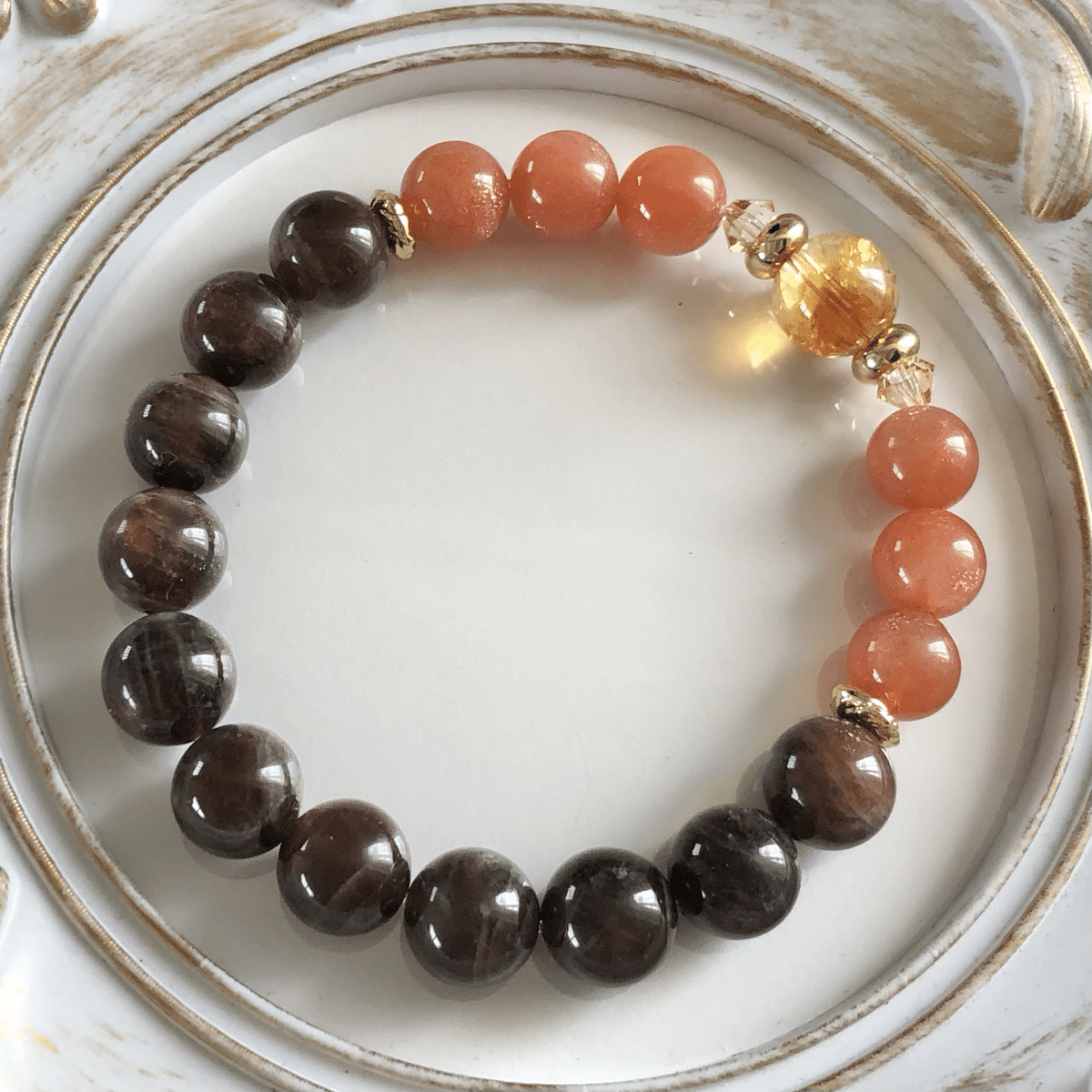 成功を呼び込むパワーストーン：サンストーンブレスレットで勝利を