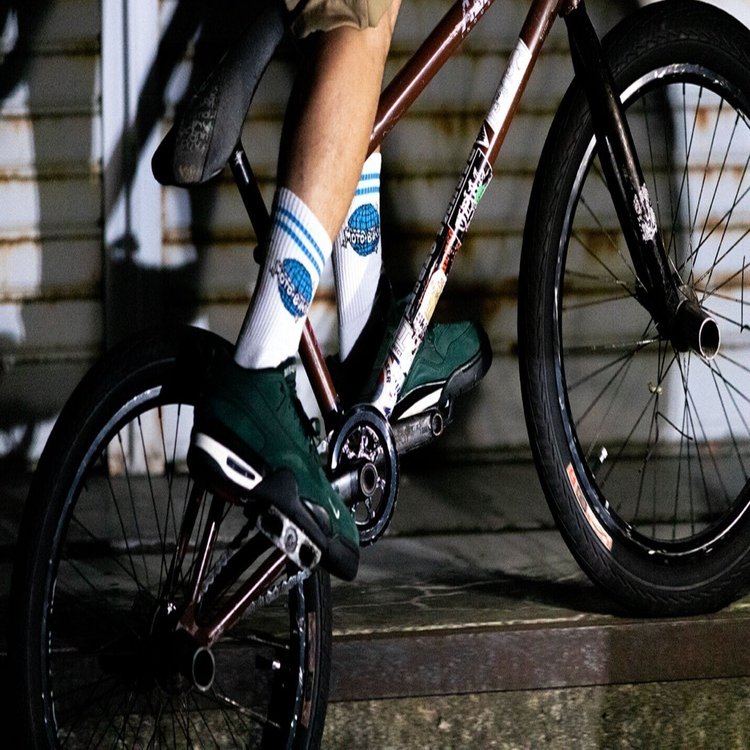 ナイジェル・シルベスターのJORDAN4と生け垣を超えて、新しい時代の