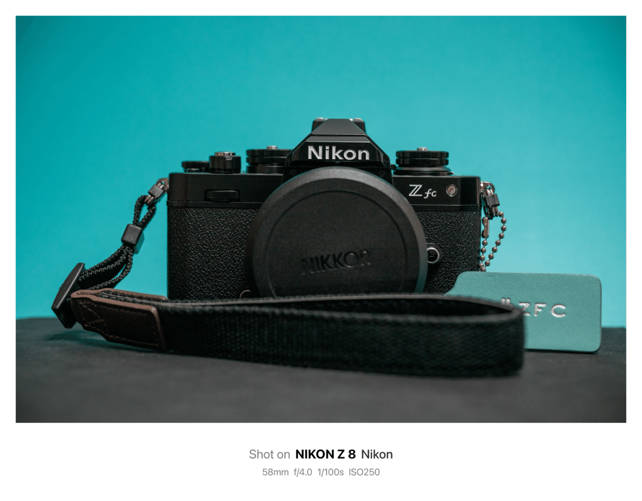 エツミのハンドストラップが朝からポストに届いていたので、早速Zfcに