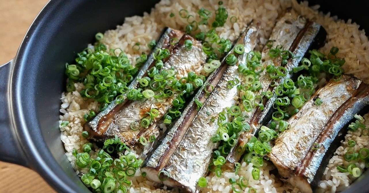 染みわたる 秋 秋刀魚の炊き込みご飯 美窪たえ おとな料理制作室 Note