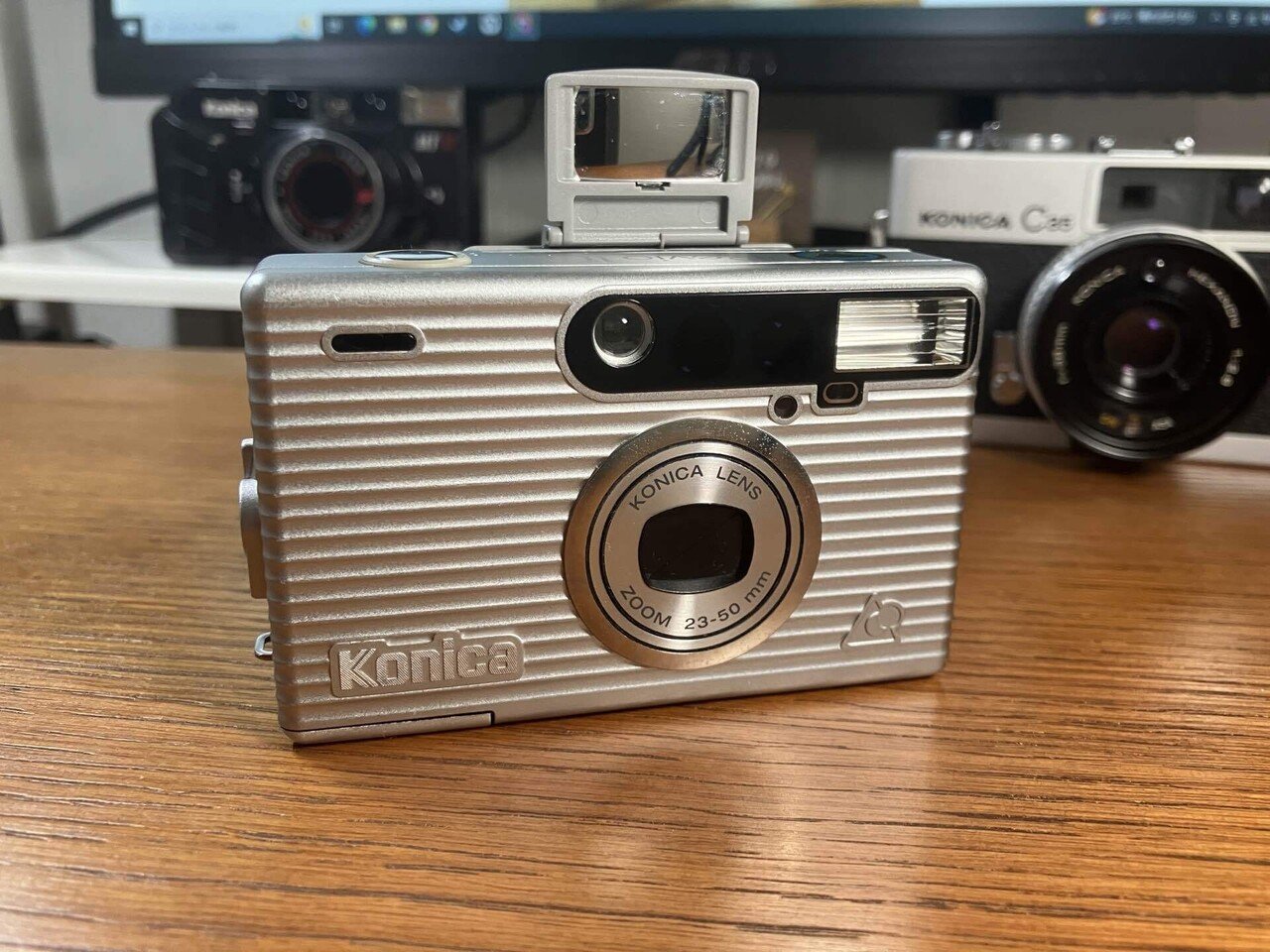 デザインに惹かれて衝動買いしてみたものの Konica RevioⅡ|ponchan デザインに惹かれて衝動買いしてみたものの Konica RevioⅡ|ponchan