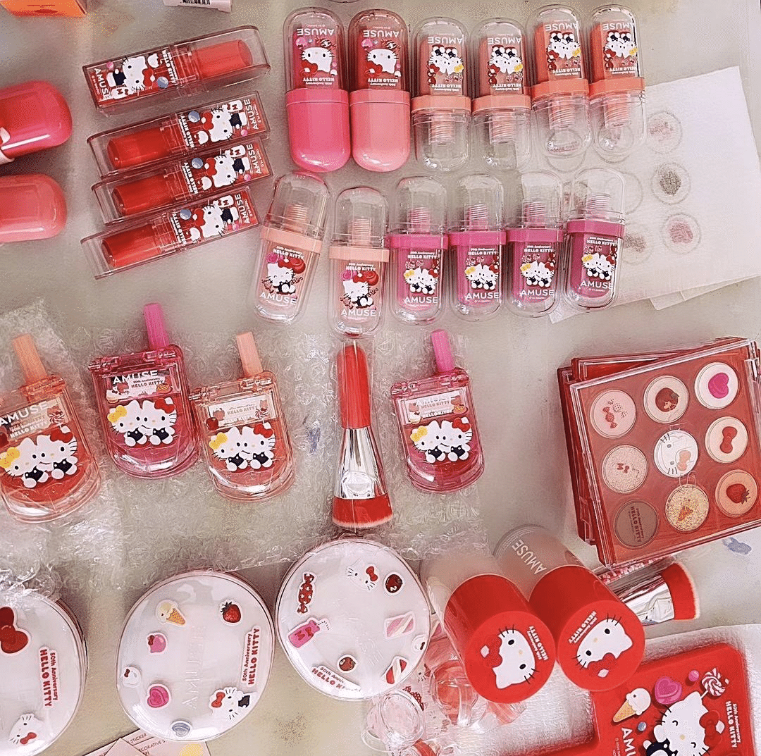 amuse キティ　ウォニョン ❣️❣️❣️ . 大好きなウォニョンちゃんとキティちゃんと