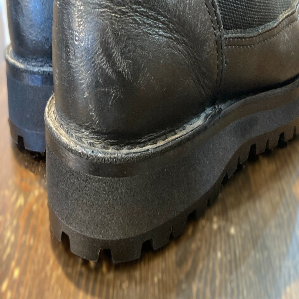 Resole/ソール交換】Danner Lightのオールソール｜CREA Repair
