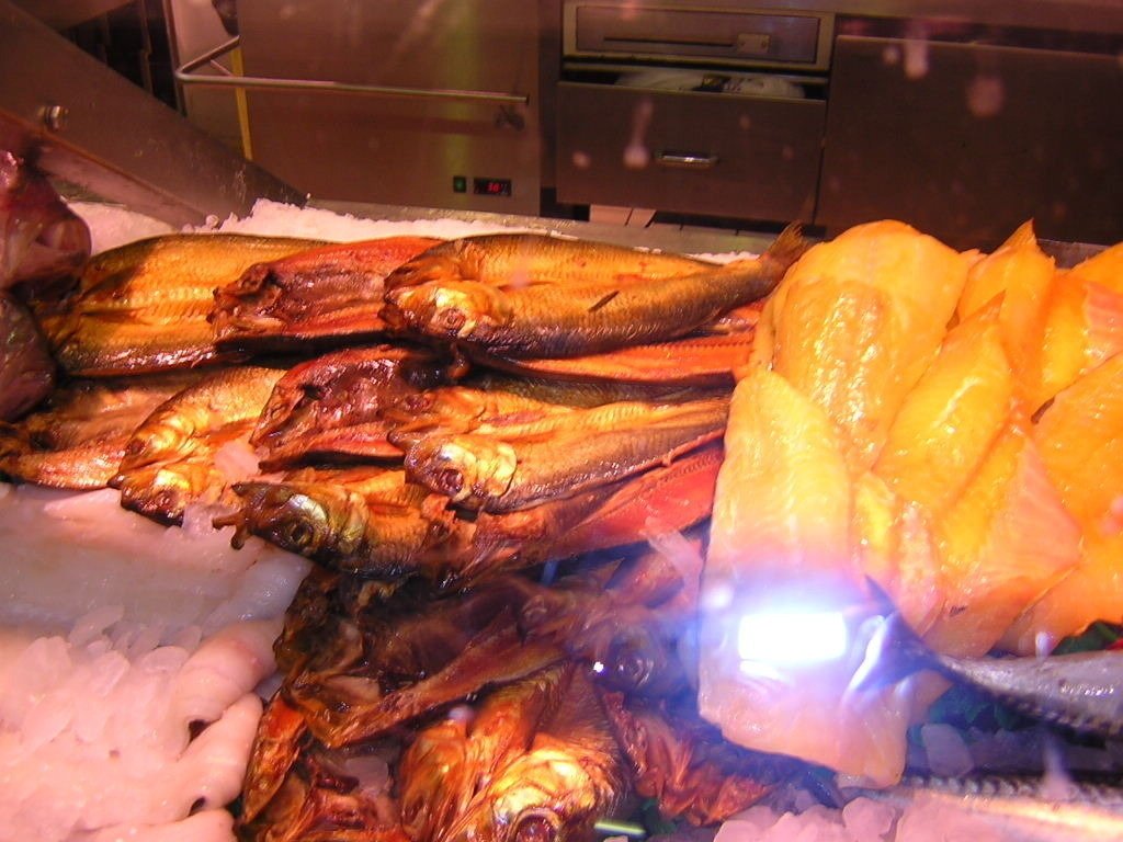 カヴァードマーケットの鮮魚店 縞田理理 Note カヴァードマーケットの鮮魚店 縞田理理 Note