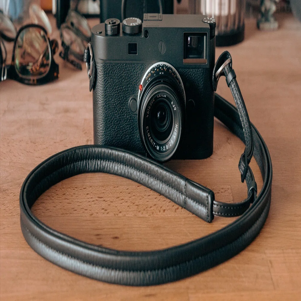 objects.io レザーカメラストラップ 付属品完備 ブラック objcts.ioのカメラストラップを買った｜会社員とカメラ