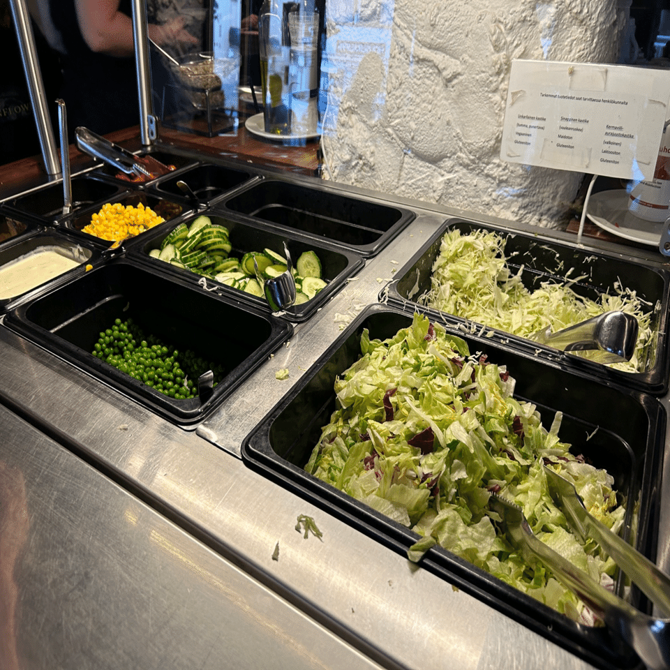 旅行】フィンランド・外食で迷ったらサラダバー付き行列人気イタリアン