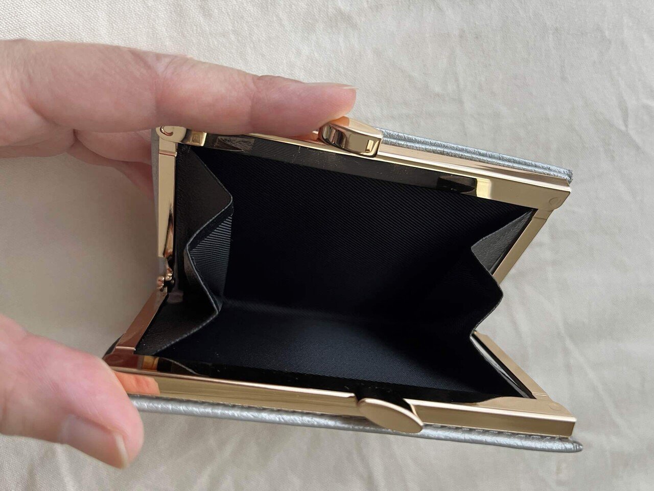 皇居の財布｜椎名