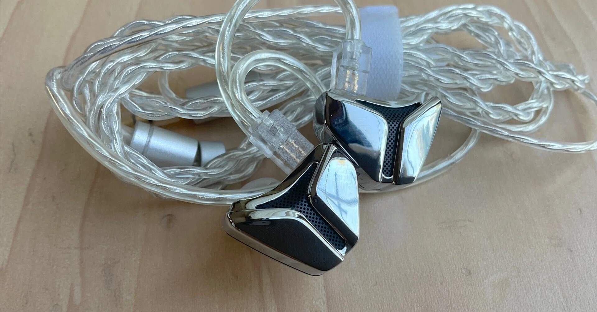 MUSE HiFi ME1 イヤホン【付属品完備】 MUSE HiFi ME1のレビュー 高音域のキツさが目立つが、そこさえ気になら