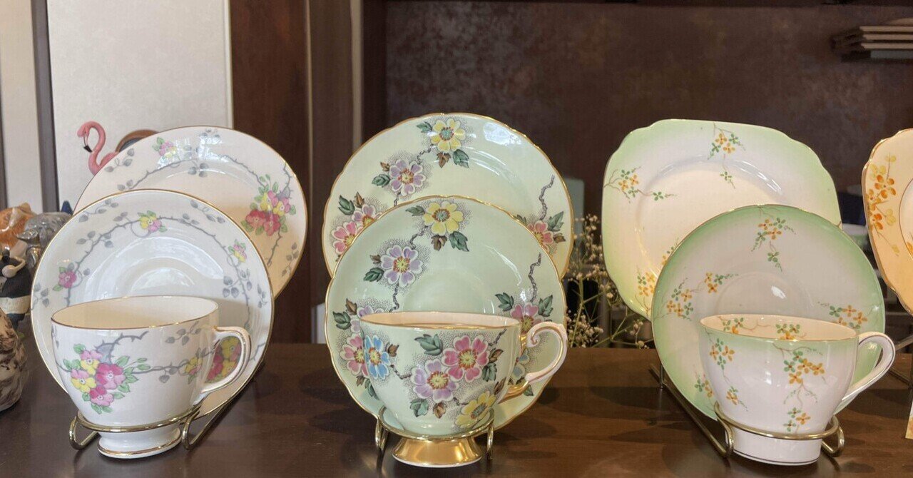 時空を旅した美しさー心を惹きつけるアンティーク食器ーNo.002