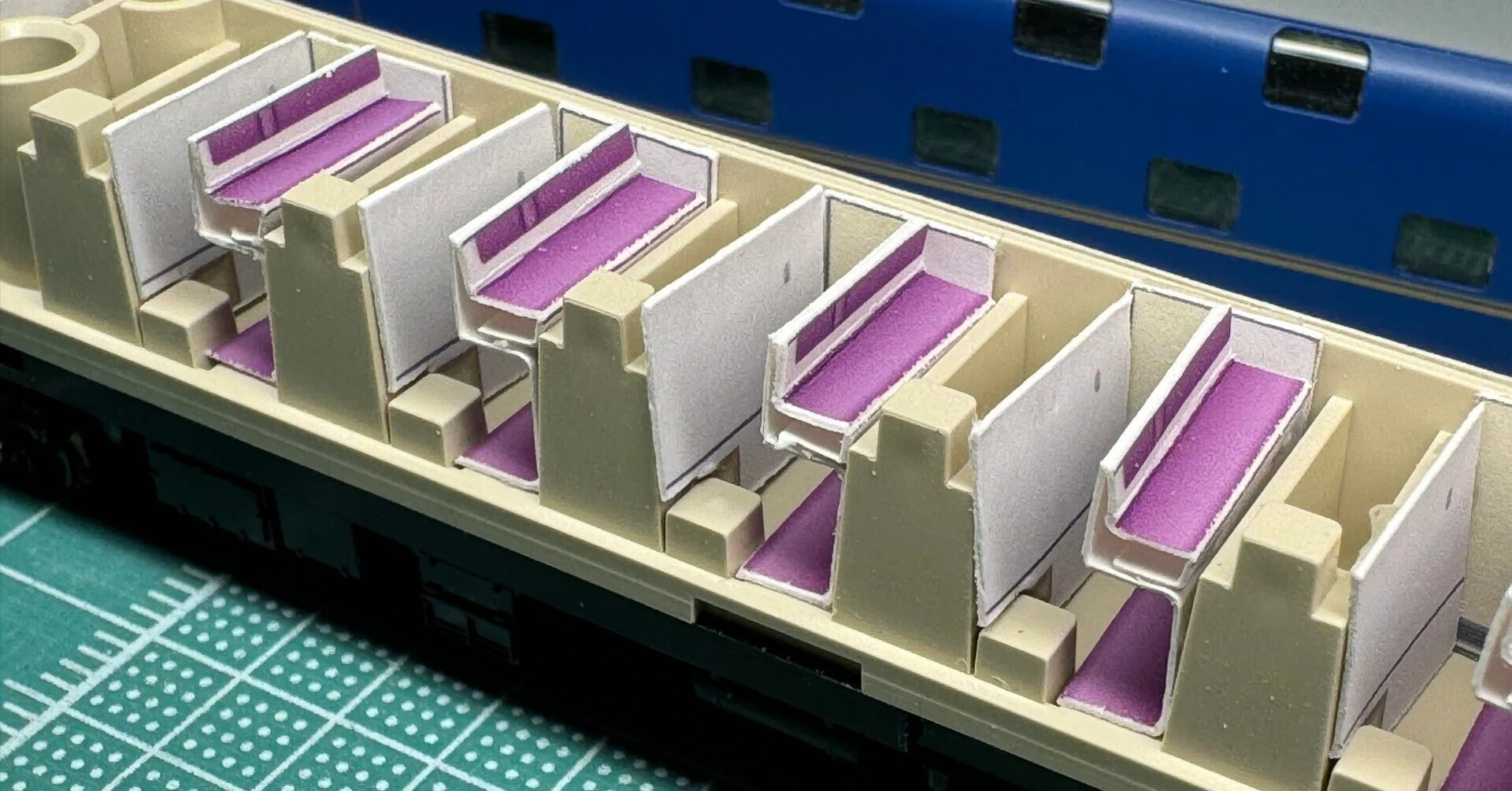 3016 北斗星 ソロ「オハネ25-550」内装クラフトシート取付説明書｜こも