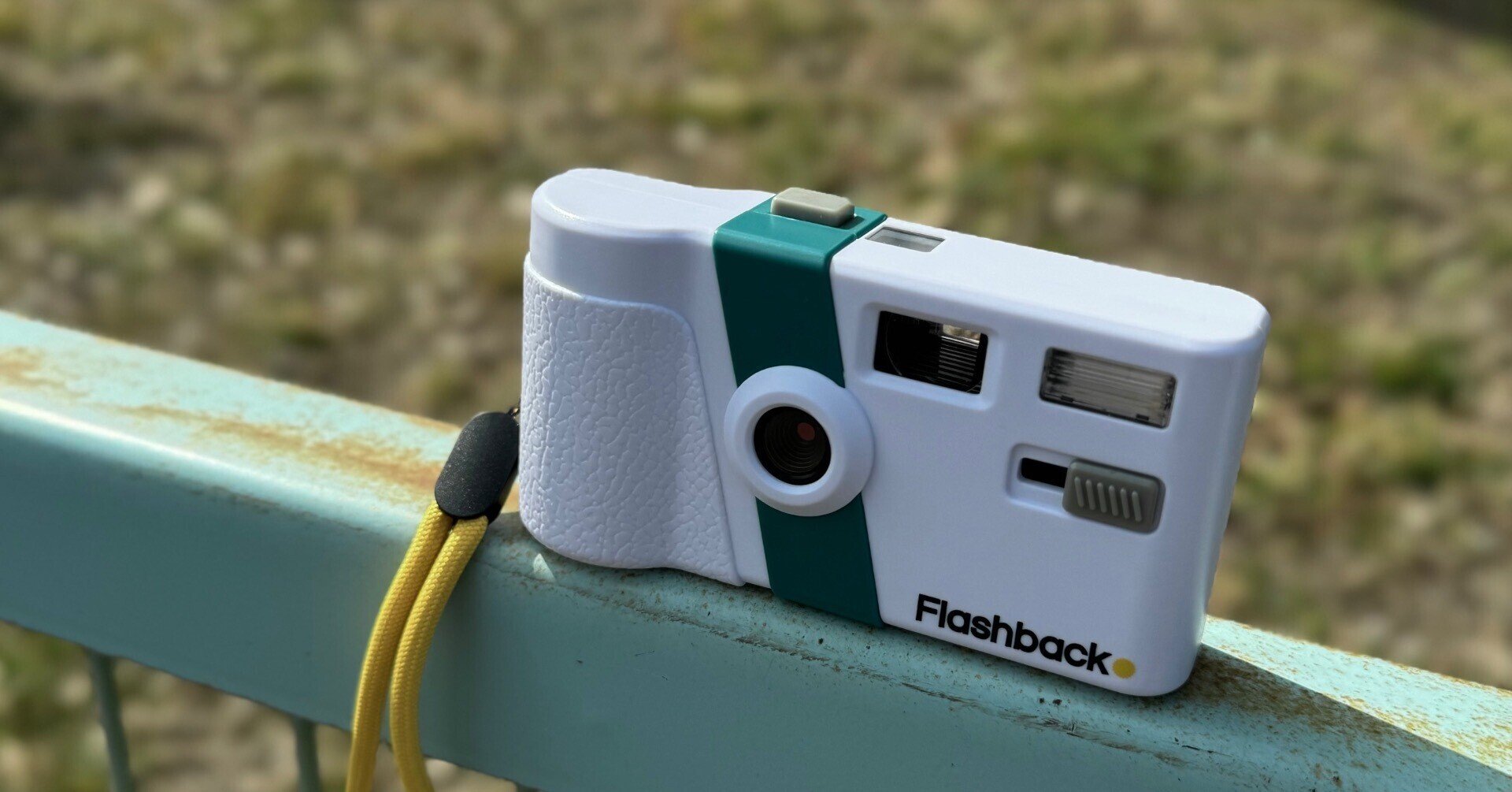 フィルムカメラ風デジタルカメラ　ONE35 V2 Camera コーヒークリーム Flashback ONE35というカメラ｜みん