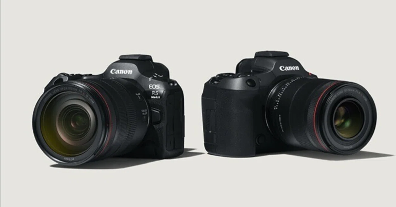 Canon EOS R5 ボディ超美品バッテリ2個・カット数4000枚以下