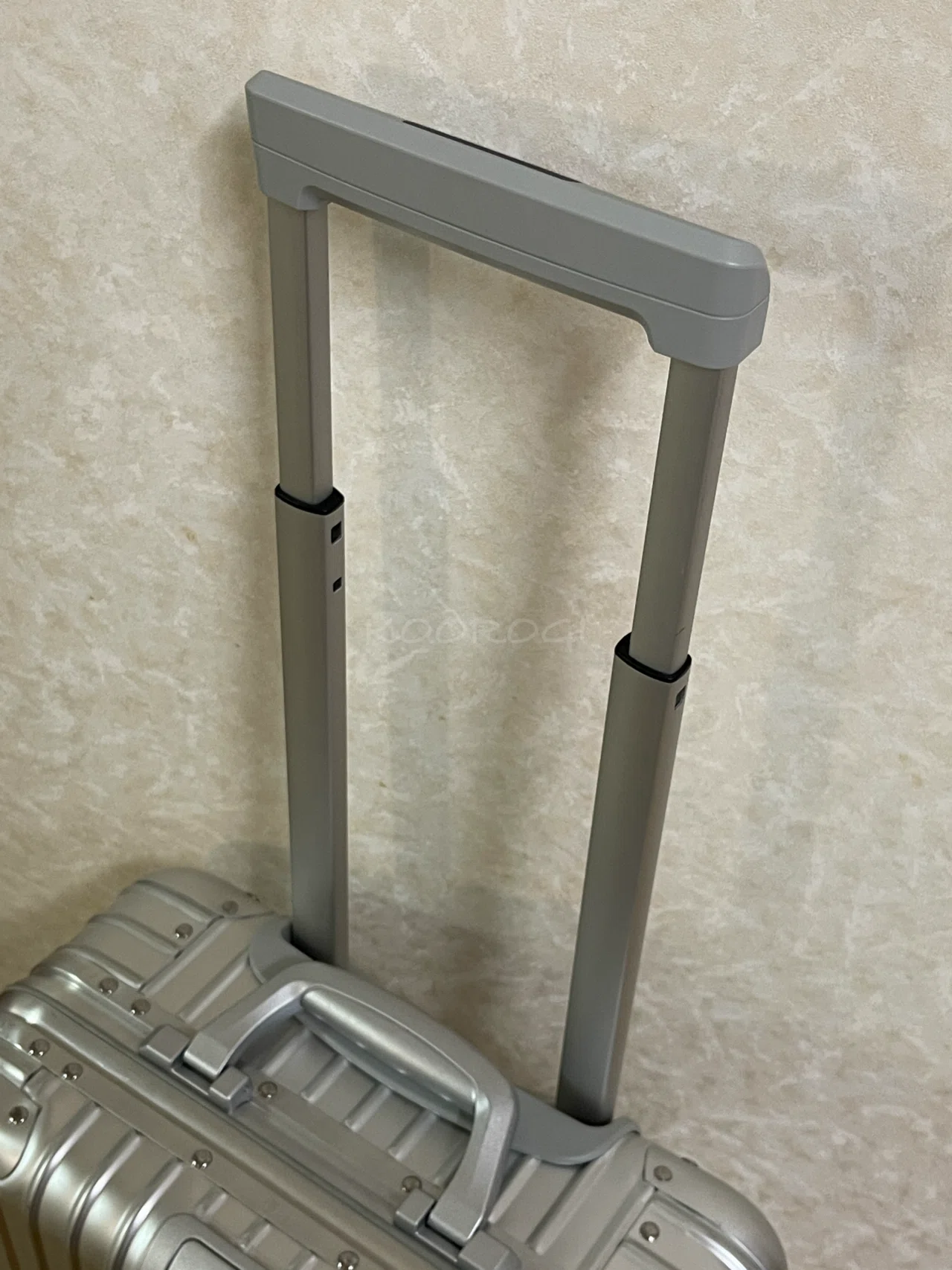 RIMOWA(リモワ) TOPAS 32L 920.52 レビュー｜蟋蟀