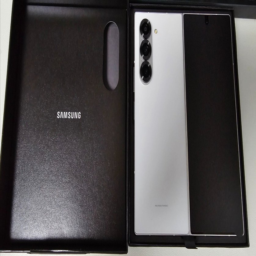 発売日前なのにGalaxy Z Fold6が来た！｜wag