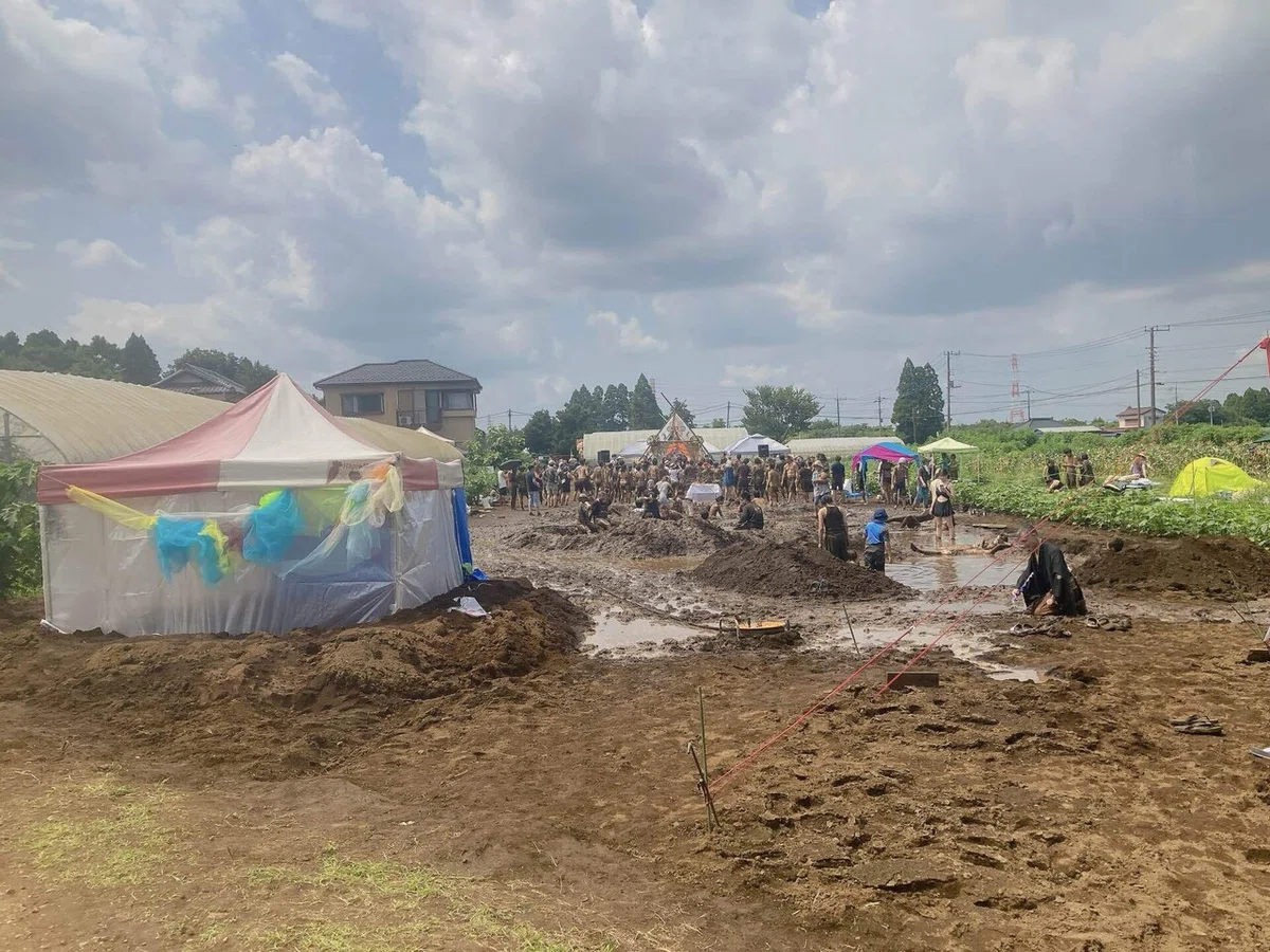 Mud Land Festで泥の国を体感！｜いたやゆかり/コラボレーター
