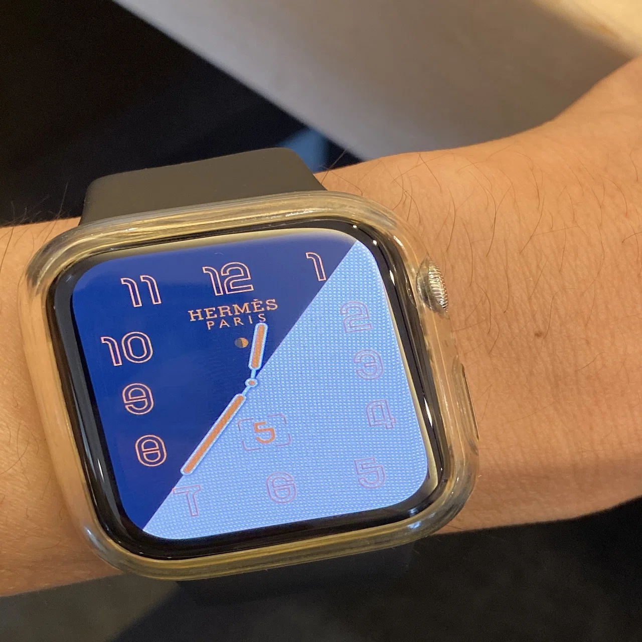 身の丈にあった生活を送りたい僕なのになぜ毎年Apple Watch Hermèsを 