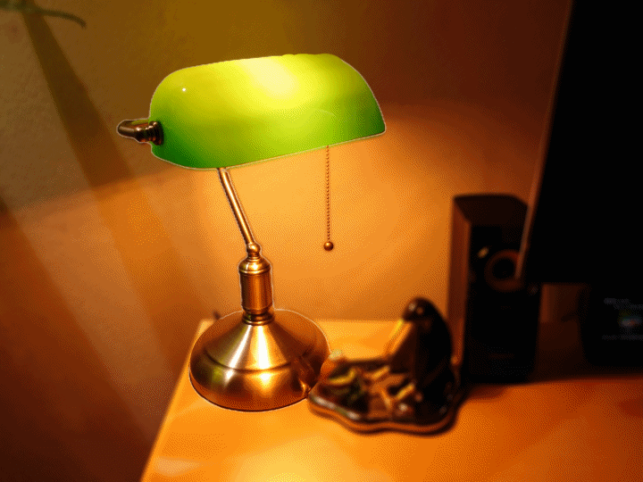 バンカーズランプにはスマートなエジソン電球が似合う！｜Rkun