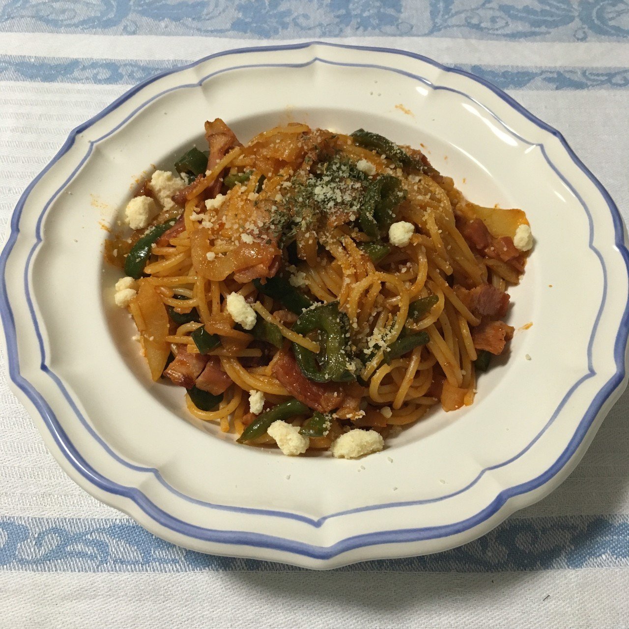 なんだかんだで初めて作ったナポリタン 粉チーズってなんで塊になるんだろうね ゆか Note なんだかんだで初めて作ったナポリタン 粉チーズってなんで塊になるんだろうね ゆか Note