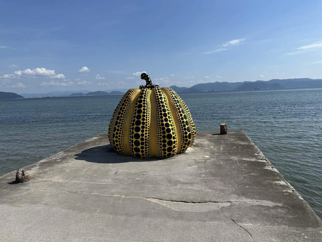 大きな玉ねぎの下で〜直島『SAZAE』で感じた内省的アート〜｜渡辺拓朗