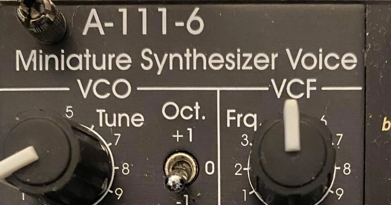 Hikari Instruments 出ばら Duos モジュラーシンセサイザー