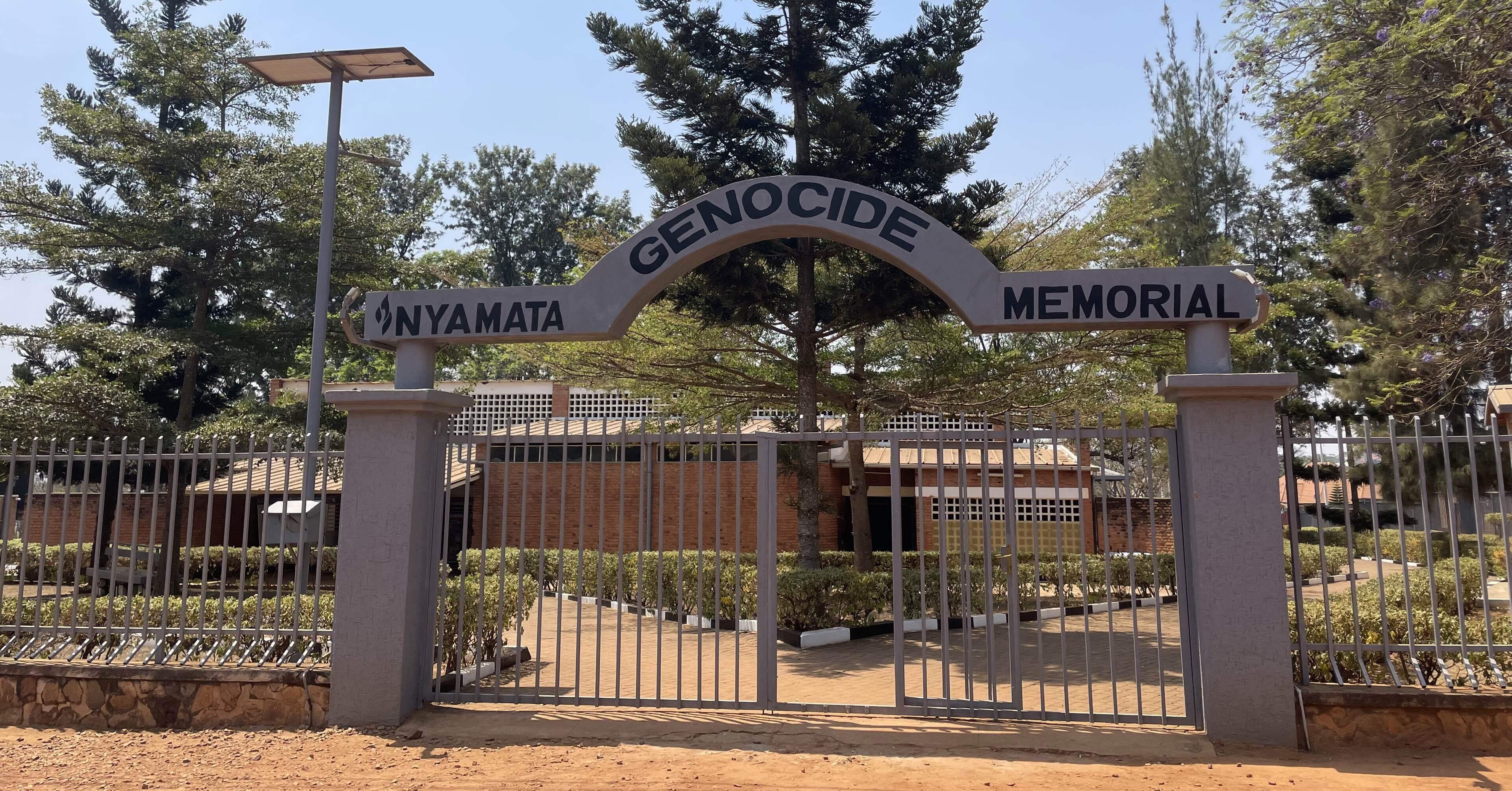 世界一周 day118【ニャマタ虐殺記念館へ🇷🇼】~世界一周新婚旅行~｜TK