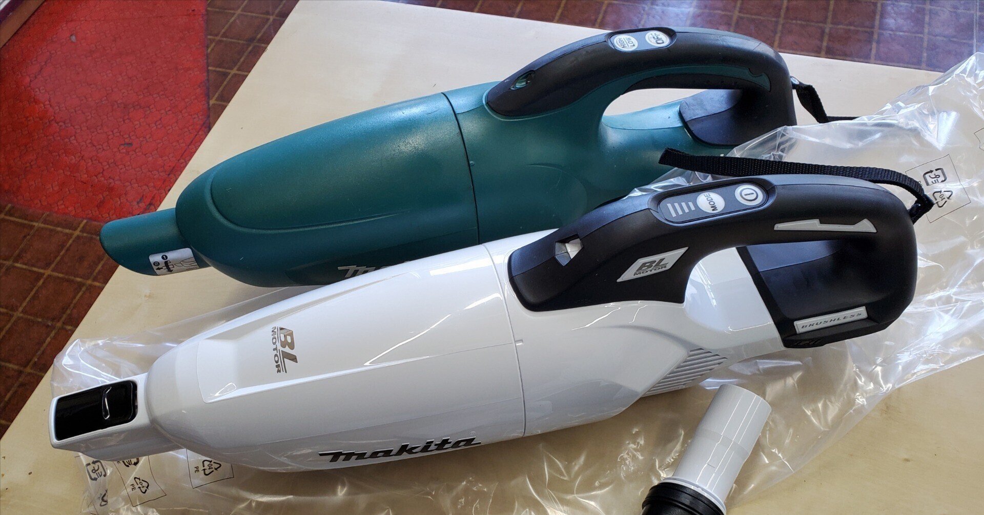 マキタ コードレス掃除機 4290DW レトロ ヴィンテージ マキタ