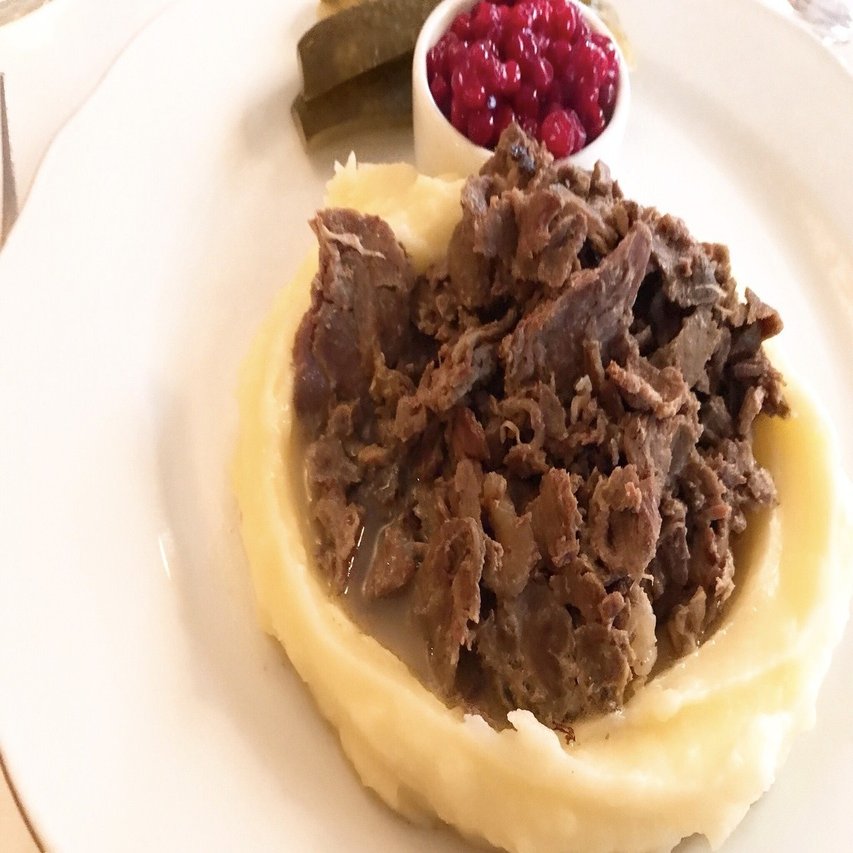 フィンランド名物を味わうなら ヘルシンキのレストラン Ravintola Kolme Kruunua でディナーしてきました 旅するチキン Note