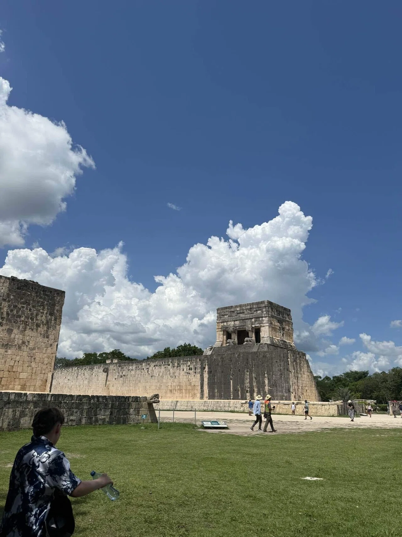 メキシコ•カンクン】チチェンイッツァには大量の水を持ってこう