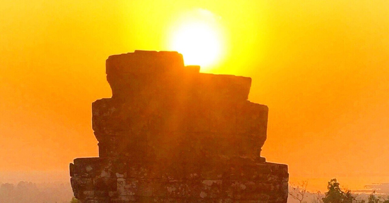 プノンバケン遺跡の夕日鑑賞トゥクトゥクドライバー付きと日本語ガイド