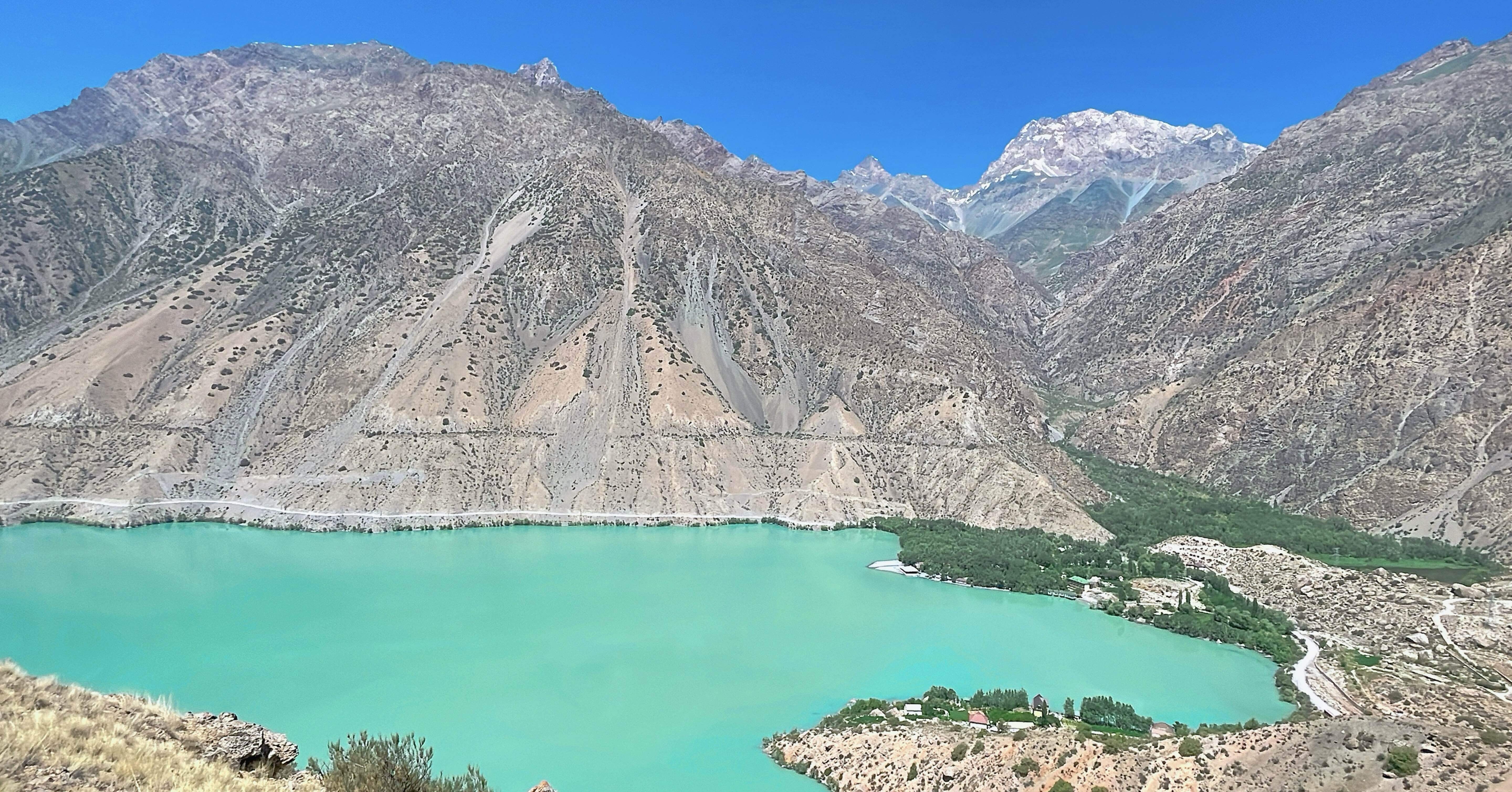 イスカンダル2枚 42 イスカンダル湖自力での行き方｜Nana del Mundo 世界旅