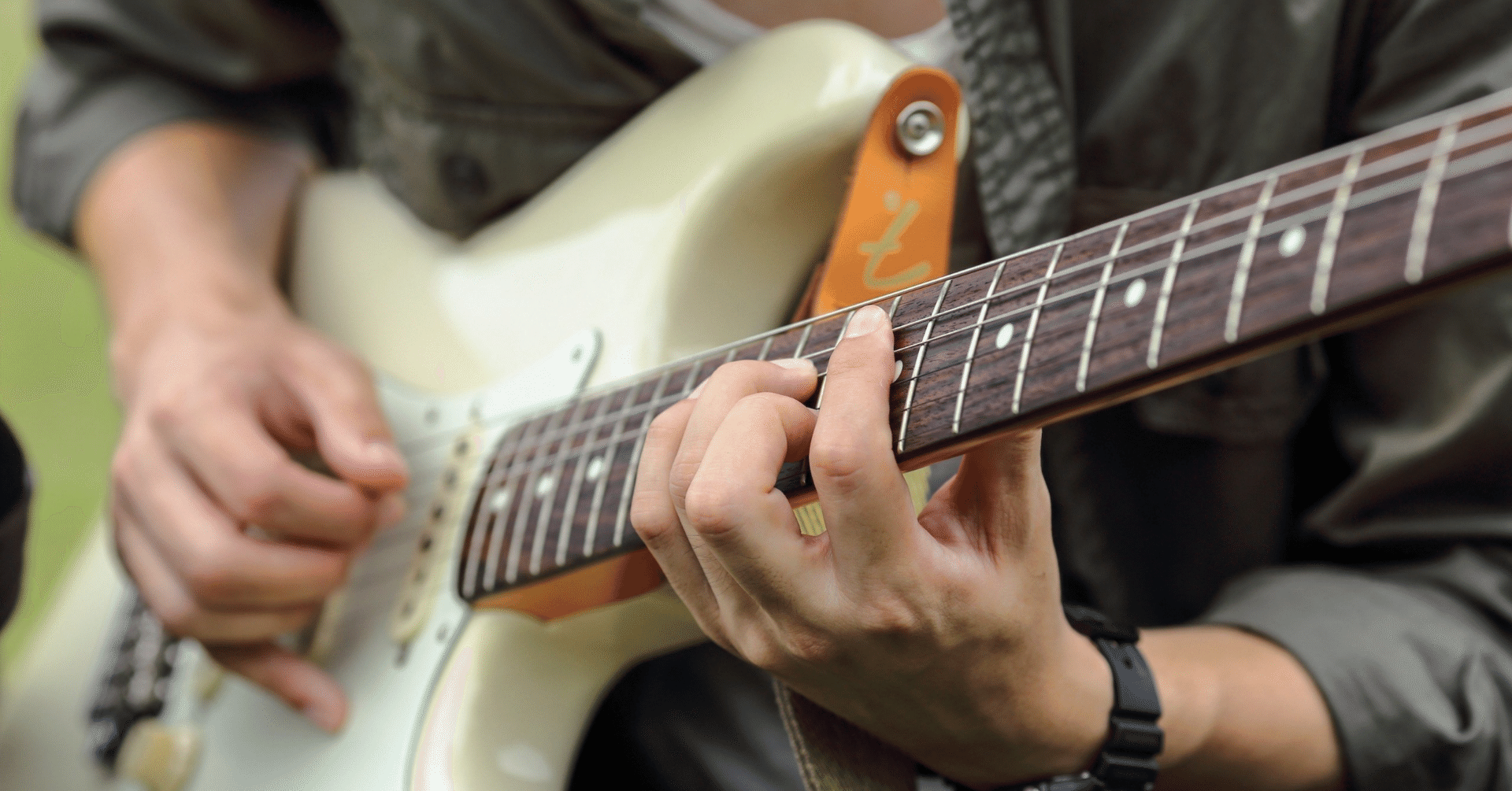 何度目かの自分のギター紹介・Squier by Fender SST-30 A serial