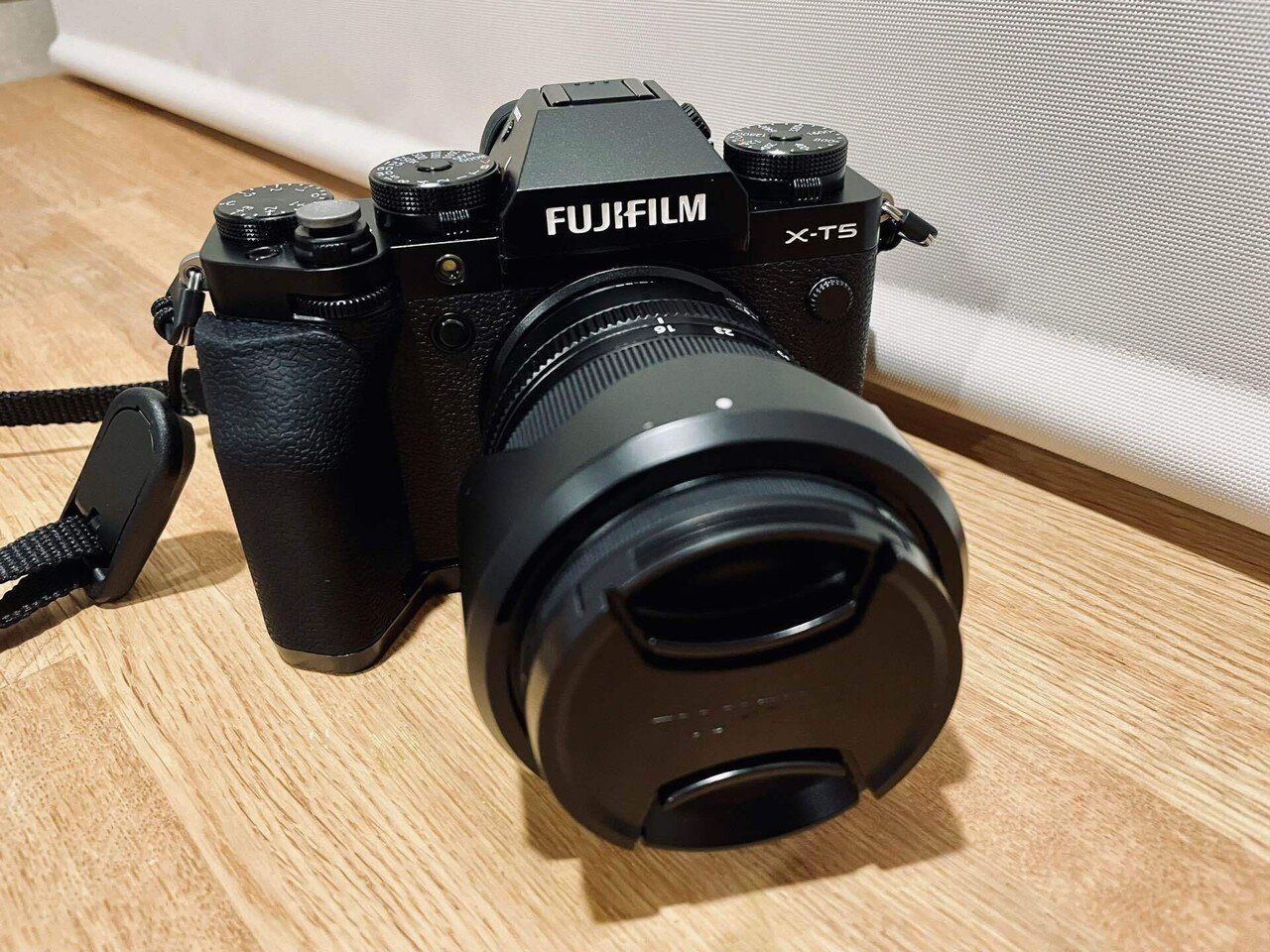 X-T5｜グリップを購入してみた｜𝙢𝙤𝙚𝙘𝙤