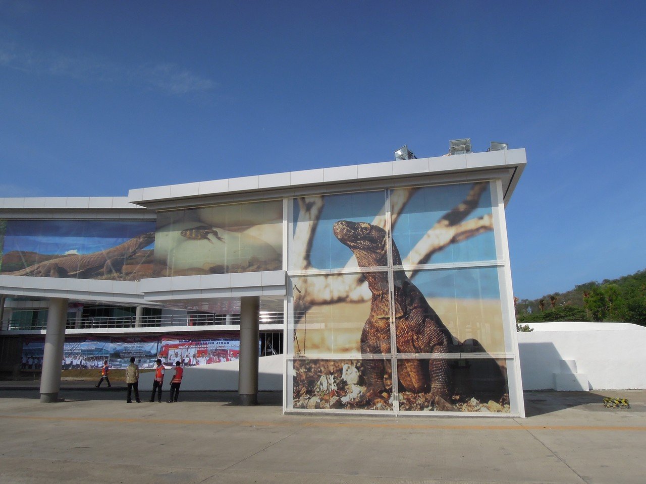 ジラフ　空港滑走路タイ 飛び立つ、瞬間。｜giraffe airline03(滑走路)CHARCOAL