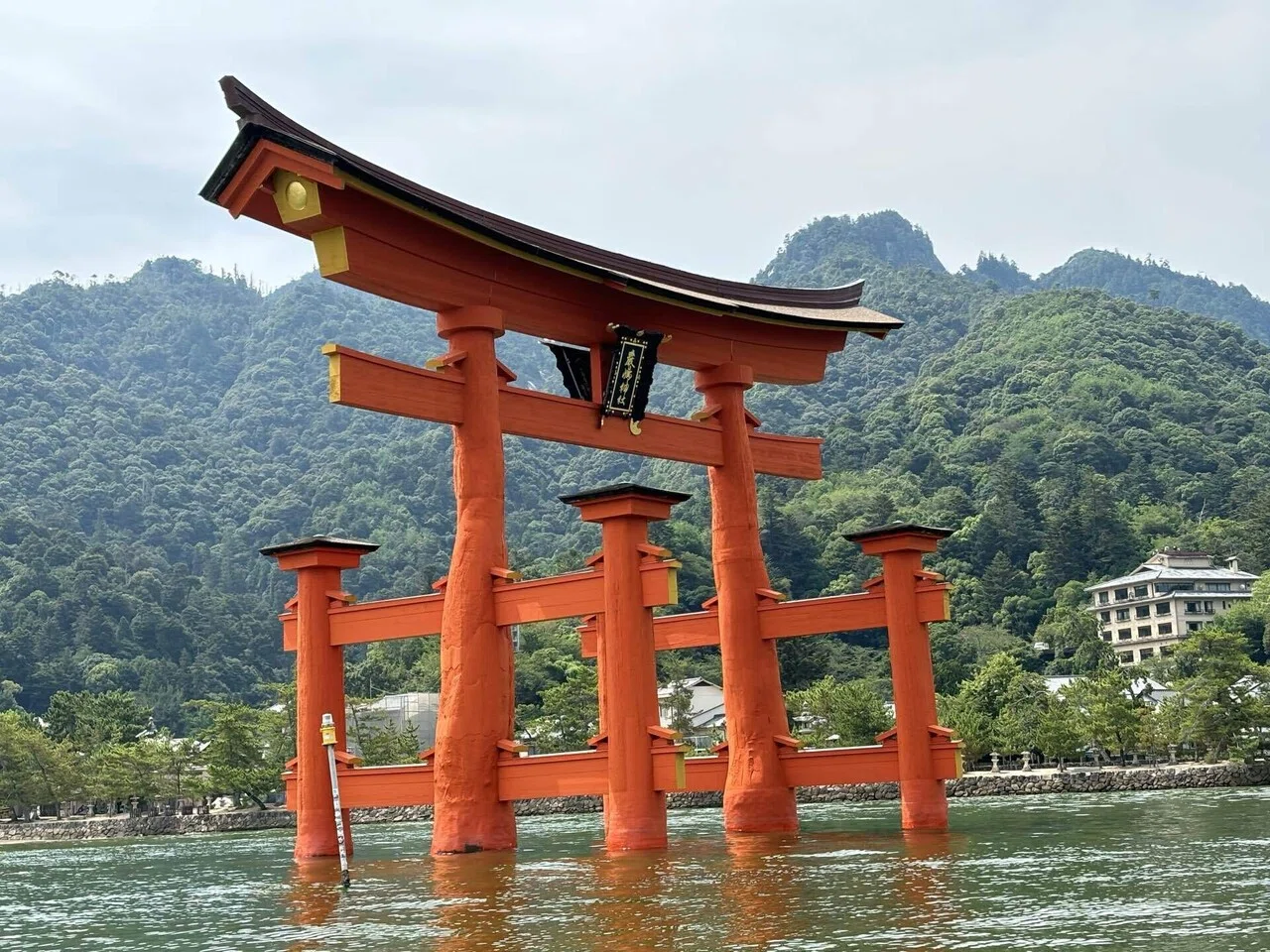 厳島神社大鳥居をくぐりたければ、ろかい舟に乗れ。｜空原 ゆに